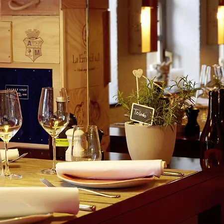 Gaestezimmer Kamino 3* 하우세른