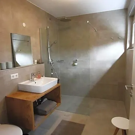Gaestezimmer Kamino Häusern